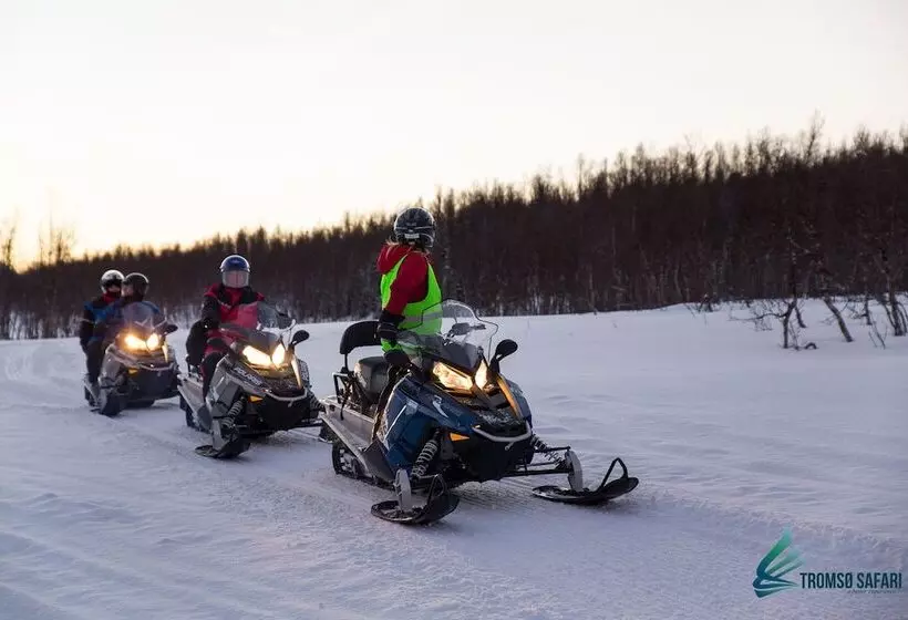 ホテル Svensby Tursenter