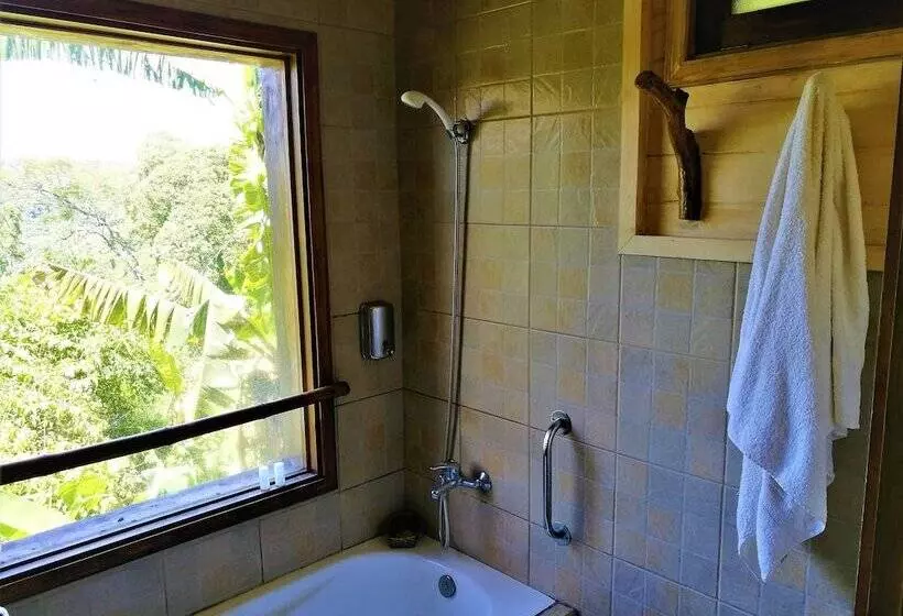 Hotelli Tacuapí Lodge