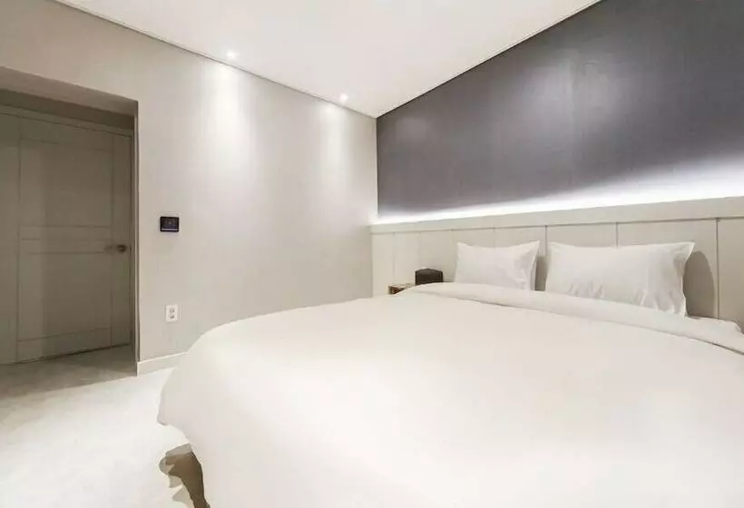 Vallas Hotel & Guest House