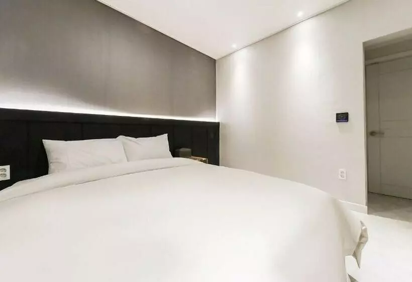 Vallas Hotel & Guest House