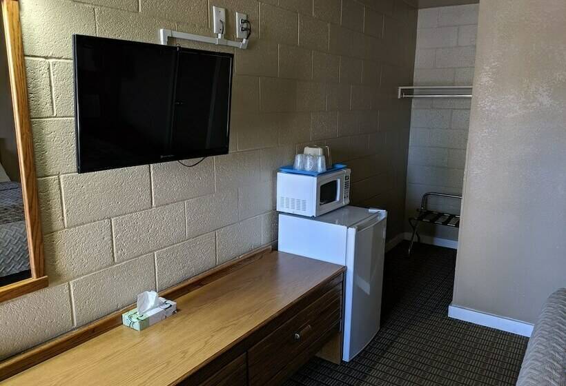 فندق على الطريق Economy Inn