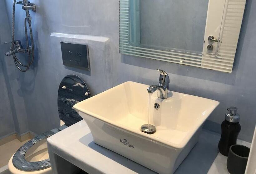 Pension (Hôtel basse catégorie) Fira Home 2