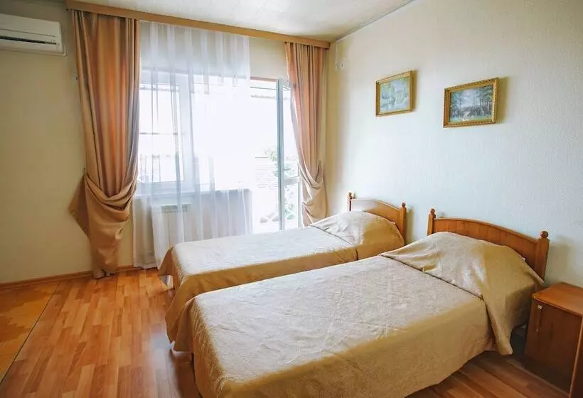 ペンション Guest House Edem