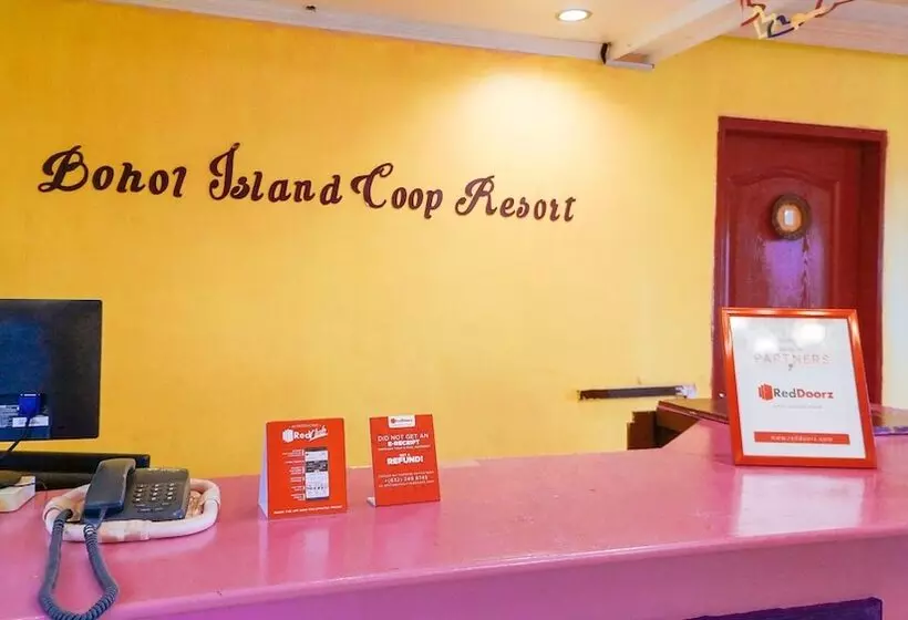 ペンション Reddoorz Plus @ Valencia Bohol