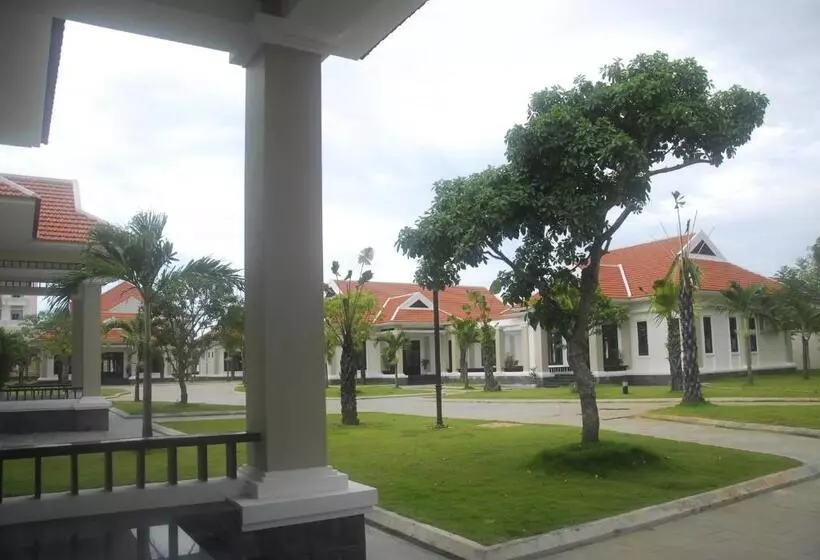 Ban Thach Riverside Hotel & Resort