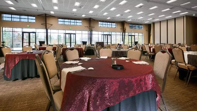 酒店 Best Western Premier Boulder Falls Inn