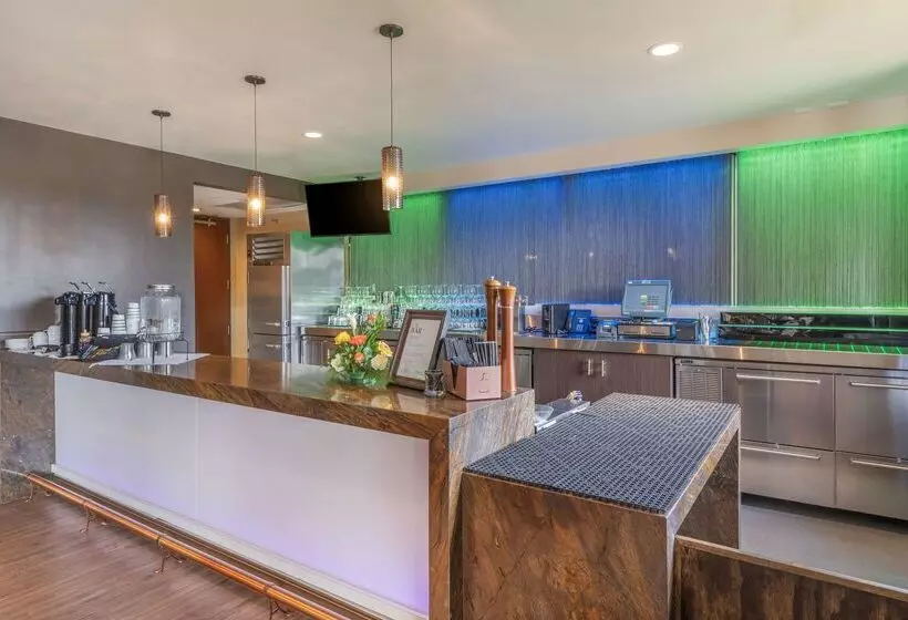 酒店 Best Western Premier Boulder Falls Inn