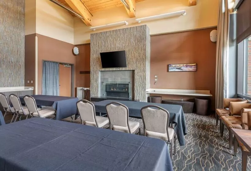 酒店 Best Western Premier Boulder Falls Inn