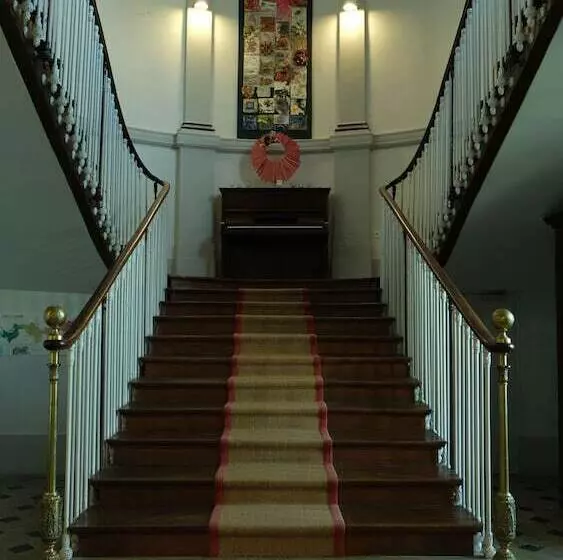 هتل Chateau De Briançon