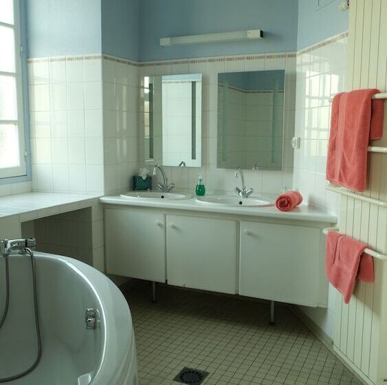 هتل Chateau De Briançon