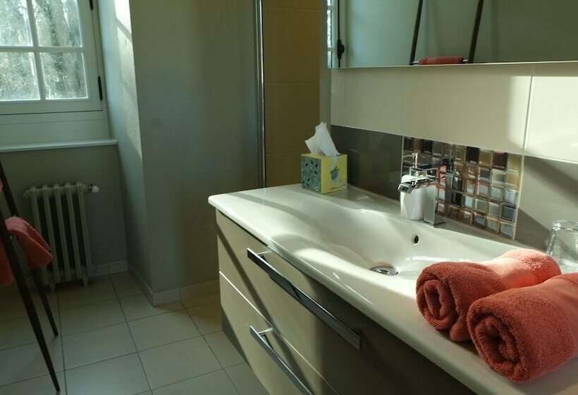 هتل Chateau De Briançon