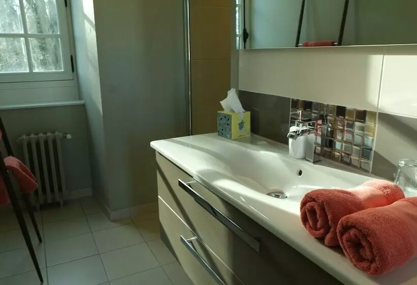 هتل Chateau De Briançon