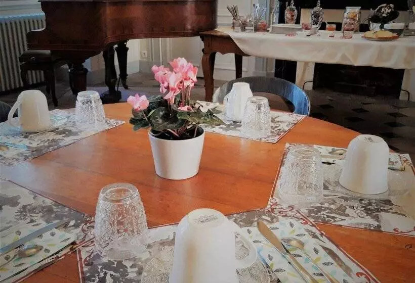 هتل Chateau De Briançon