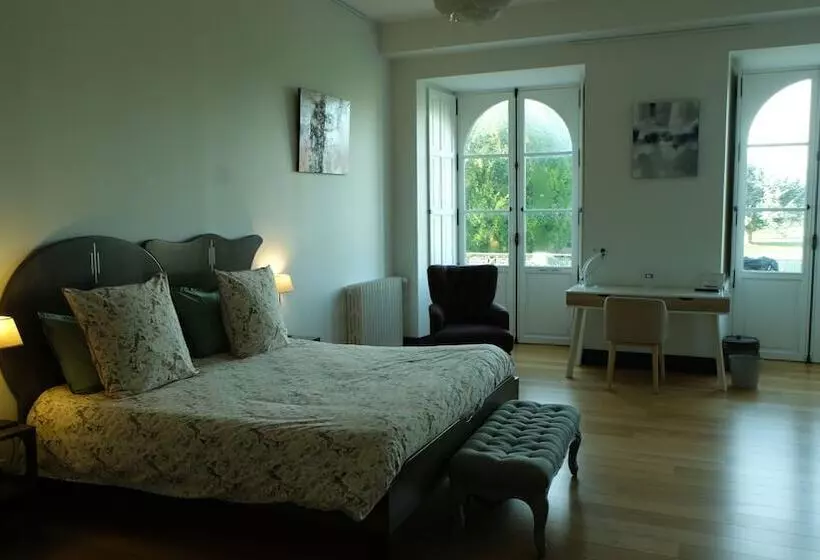 هتل Chateau De Briançon