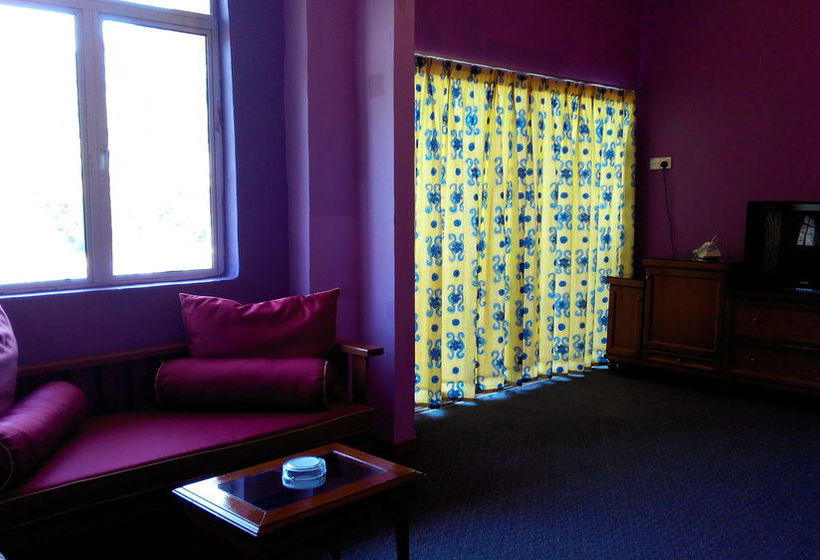 Hotel Dj Holiday Resort