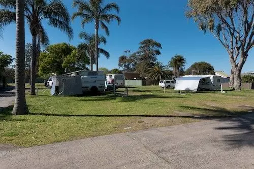 酒店 El Lago Waters Tourist Park