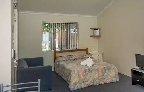 酒店 El Lago Waters Tourist Park