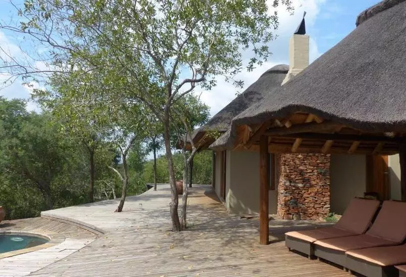 호텔 Etali Safari Lodge