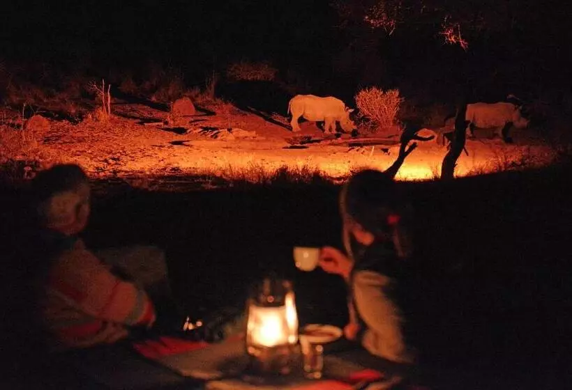 호텔 Etali Safari Lodge