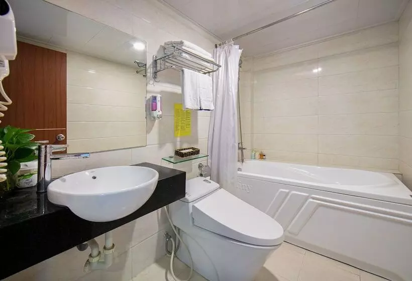 Hanoi Diamond King Hotel & Travel