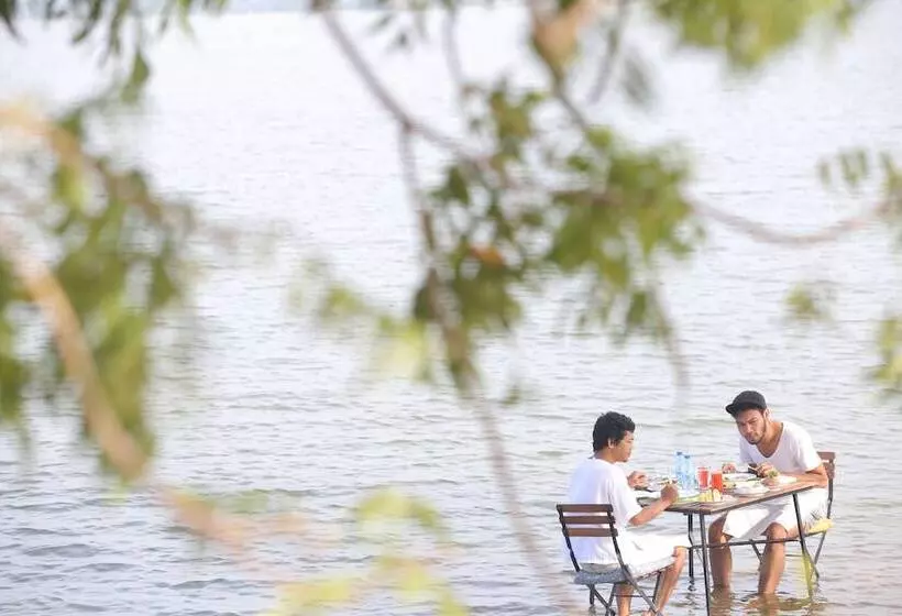 Hotel Saraii Village