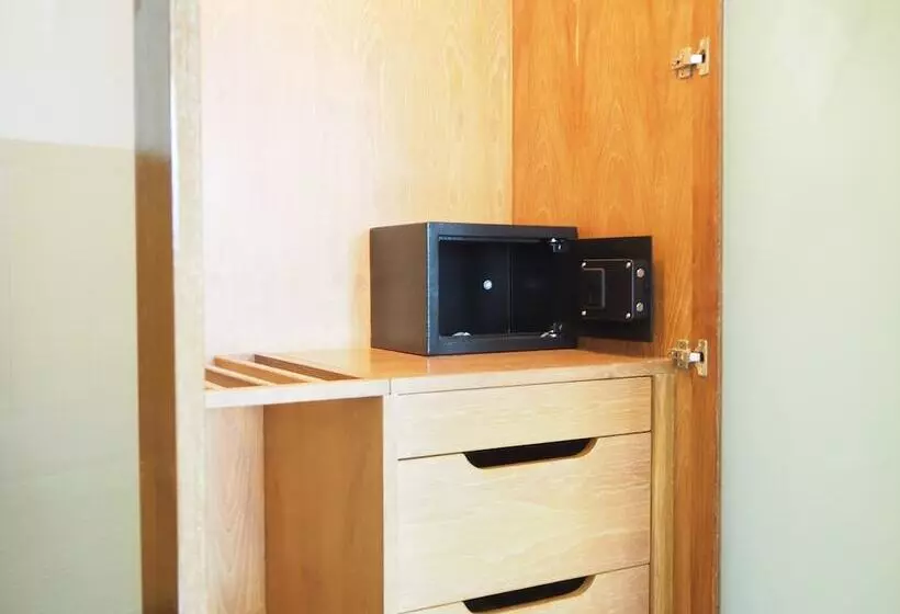 Hotel Your Place Inn