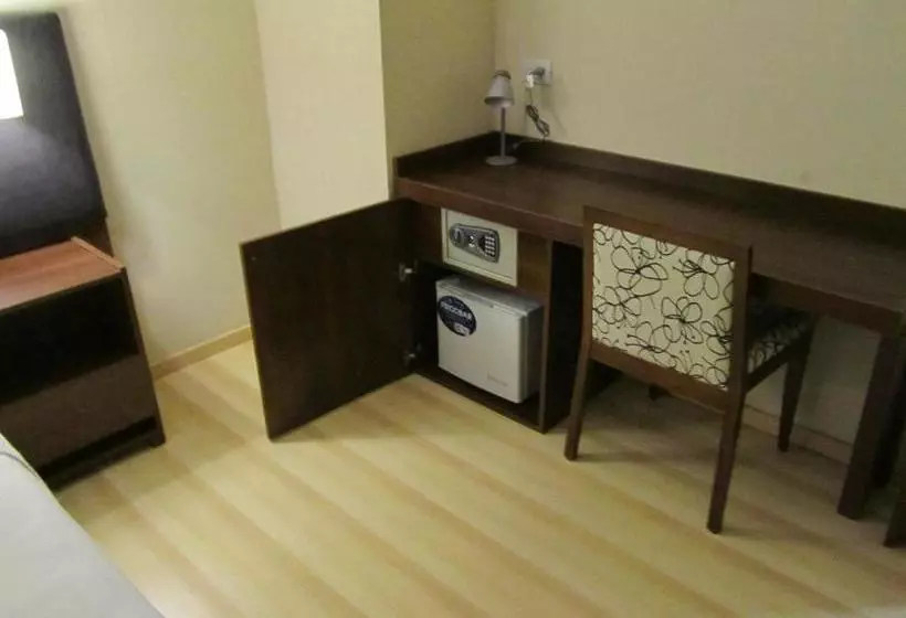 Le Parc Hotel & Suite