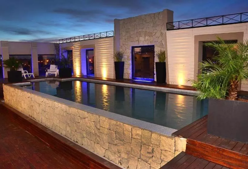 Le Parc Hotel & Suite