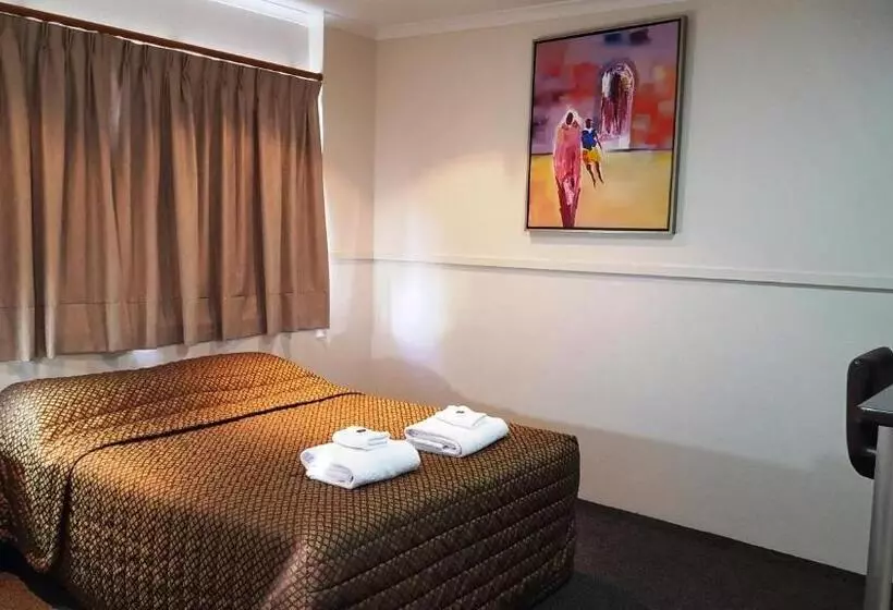 The Commercial Hotel Motel