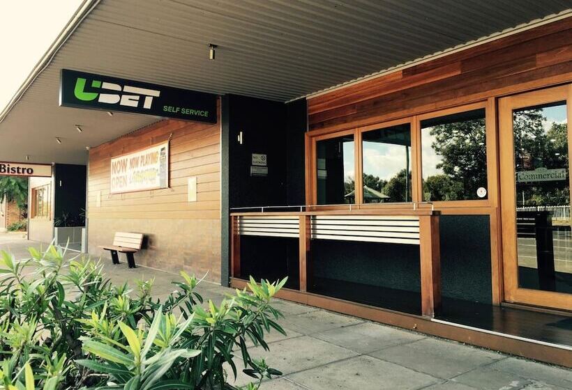 The Commercial Hotel Motel