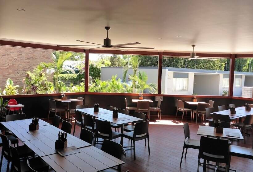 The Commercial Hotel Motel