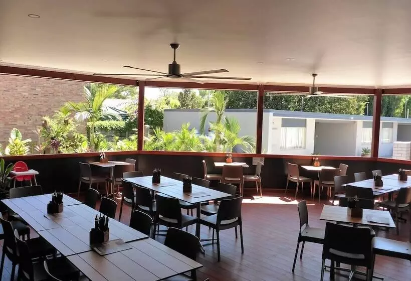 The Commercial Hotel Motel