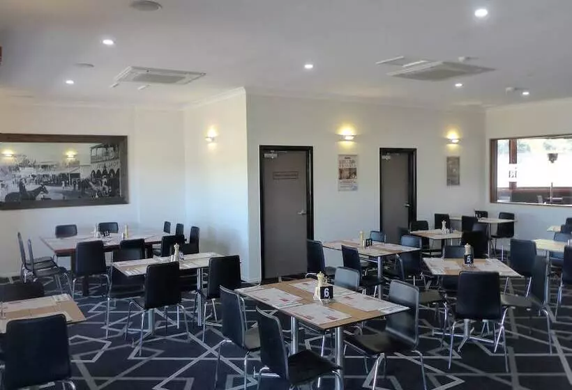 The Commercial Hotel Motel