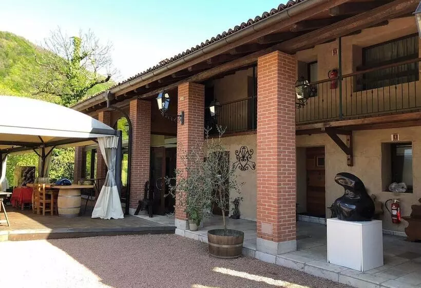 ベッドアンドブレックファースト Wine & Art Relais Vallombrosa