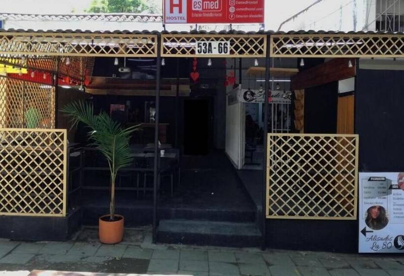 Esmed Estación Medellín Hostel