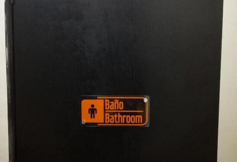 Esmed Estación Medellín Hostel