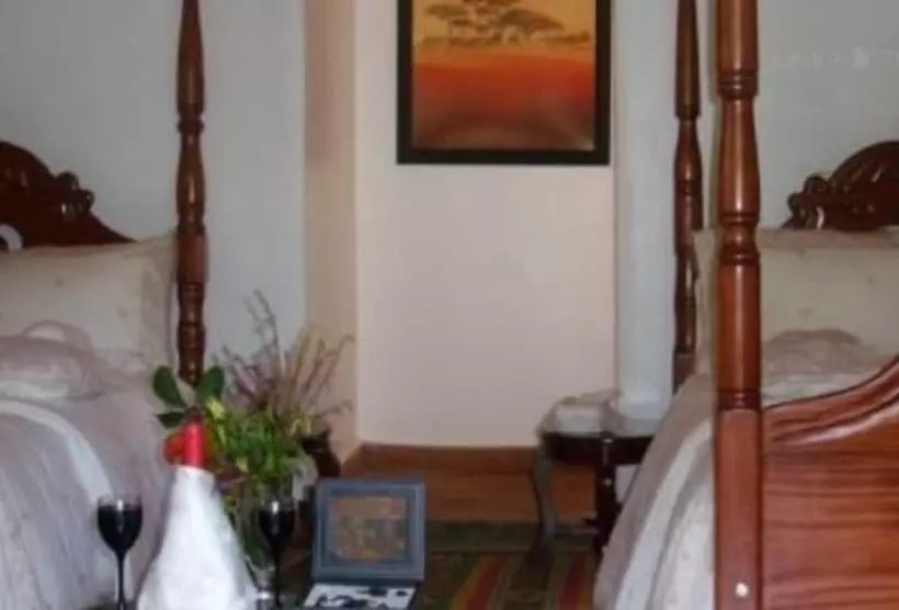 هتل Kibale Safari Lodge