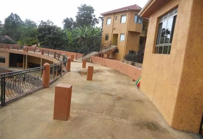 هتل Kigezi Forest Cottages
