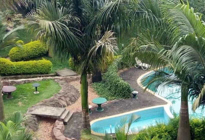 هتل Kigezi Forest Cottages