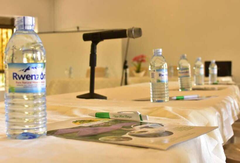 هتل Kigezi Forest Cottages