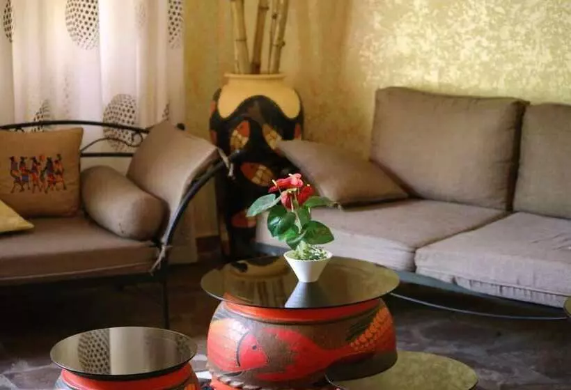 هتل Kigezi Forest Cottages