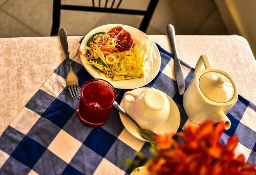 هتل Kigezi Forest Cottages