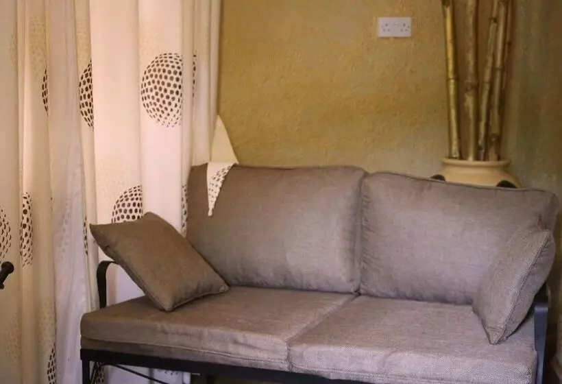 هتل Kigezi Forest Cottages