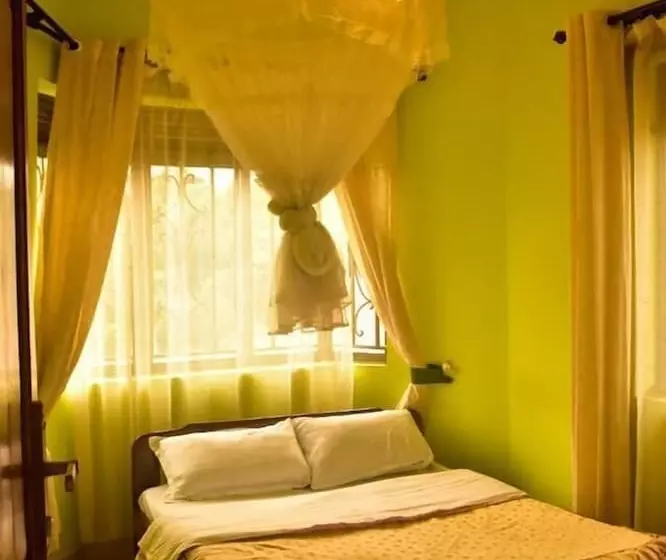 هتل Kigezi Forest Cottages