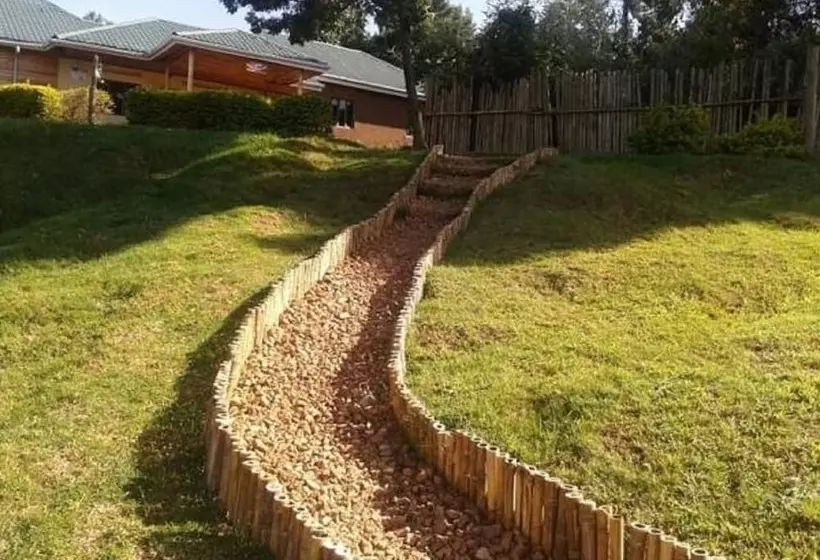 هتل Rihuja Safari Lodge