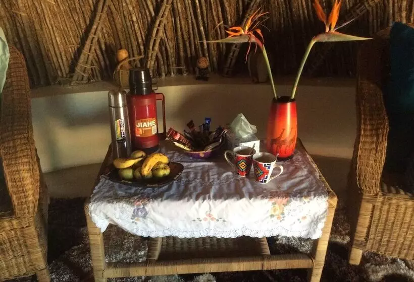 هتل Swazi Dreams Nqabaneni Eco Volunteering