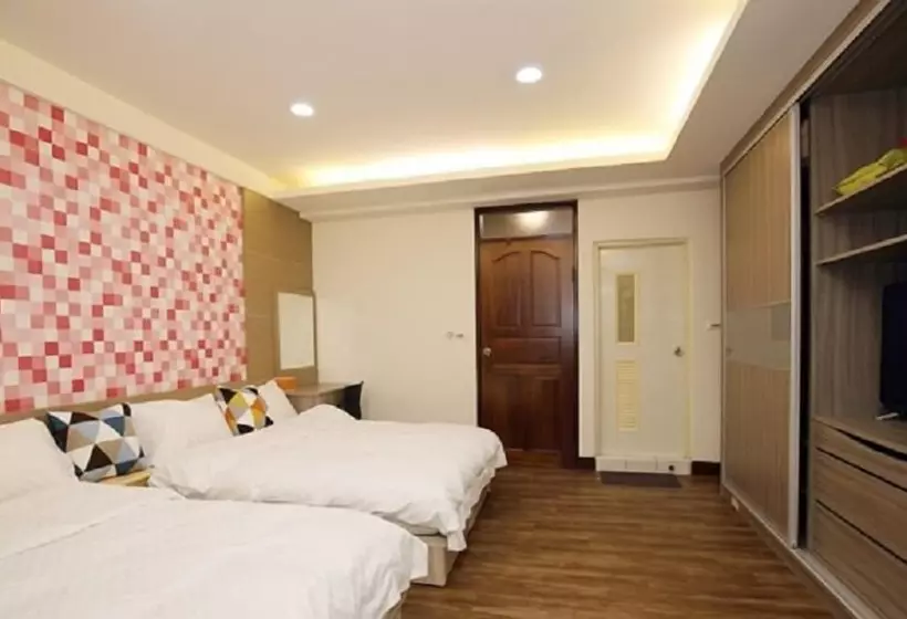 پانسیون 93 Street House