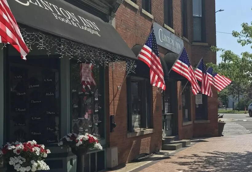 Majatalo The Clinton Inn