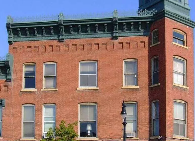 Majatalo The Clinton Inn