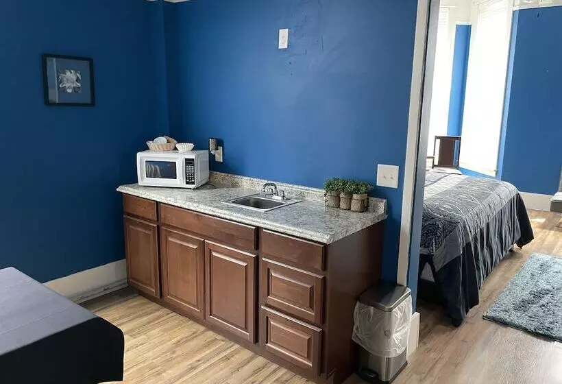 Majatalo The Clinton Inn